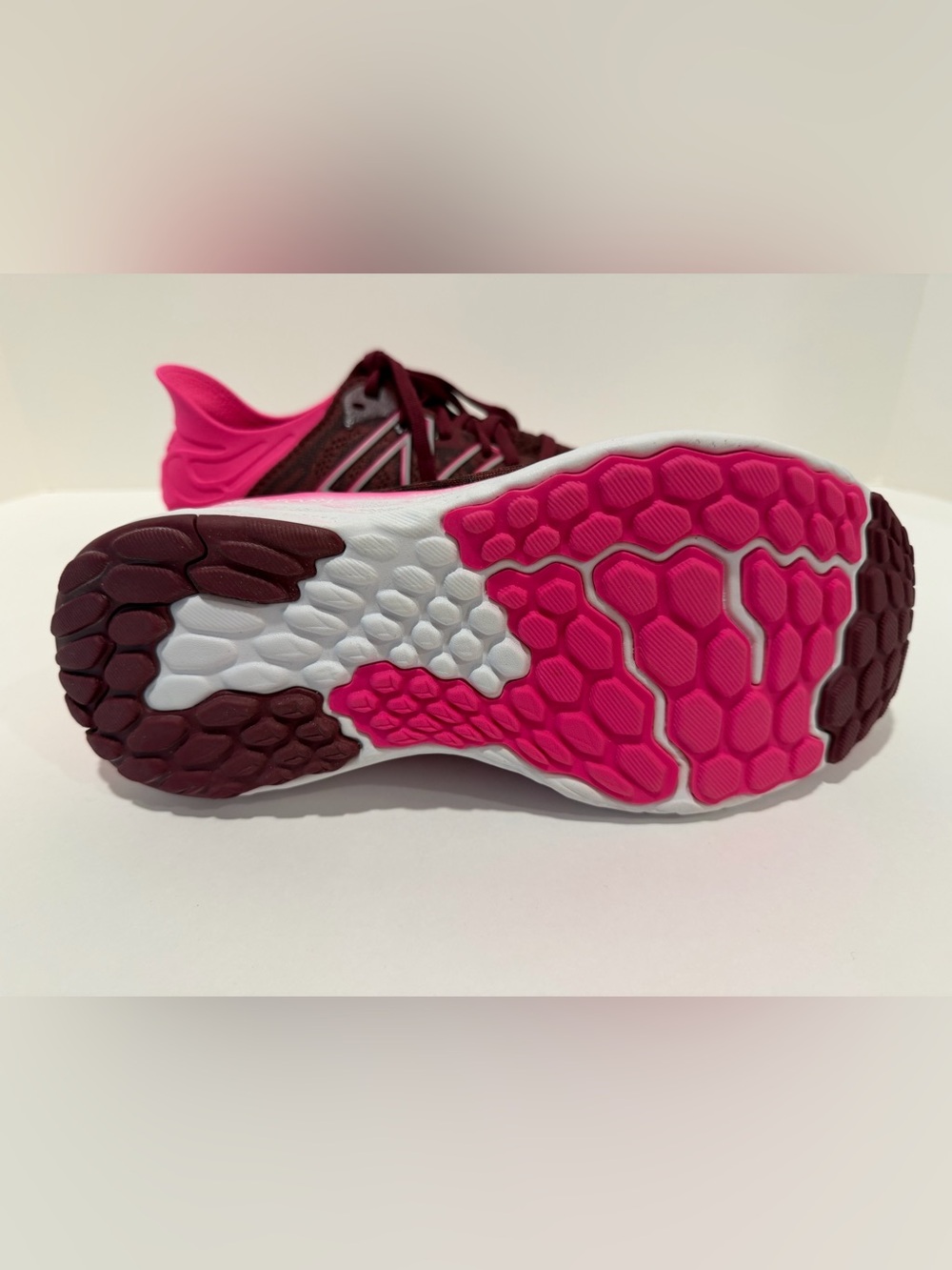 Size 8.5W New Balance Womens Fresh Foam W1080G11 Pink Running Shoes - Picture 12 of 14